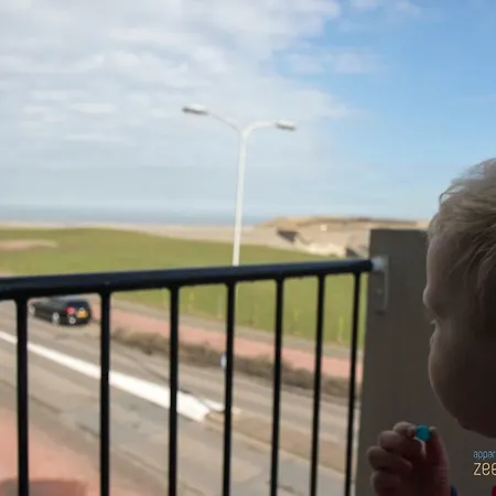 Zee En Duinzicht 78 דירה